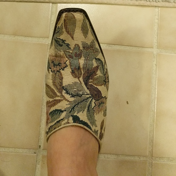 Awesome patterned mules - Picture 3 of 7